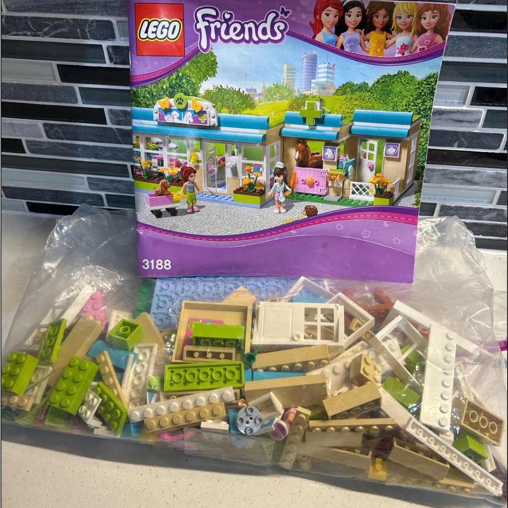 Lego Friends Heartlake Vet